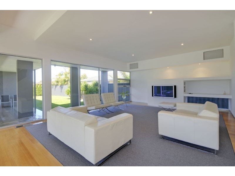 35 Swallow Grove, Traralgon VIC 3844