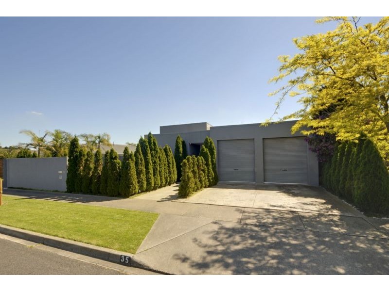35 Swallow Grove, Traralgon VIC 3844