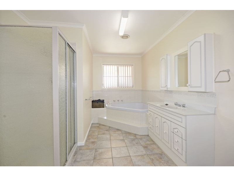 1 Hewat Court, Morwell VIC 3840