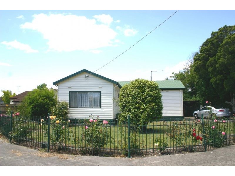 18 Gillies Crescent, Traralgon VIC 3844