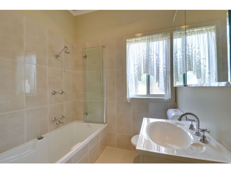 18 Gillies Crescent, Traralgon VIC 3844