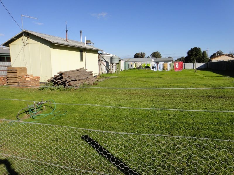 3 Perry Court, Heyfield VIC 3858