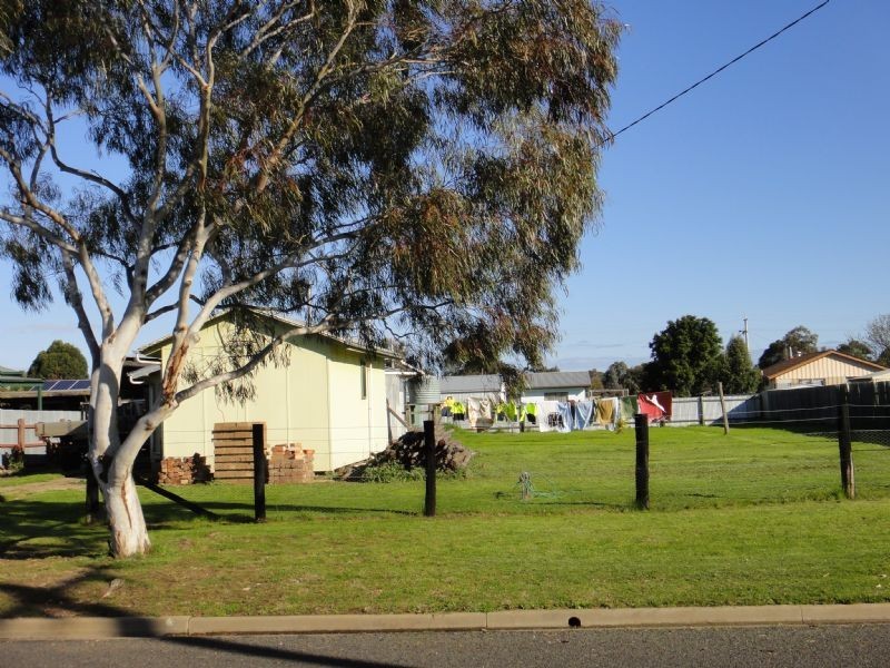 3 Perry Court, Heyfield VIC 3858