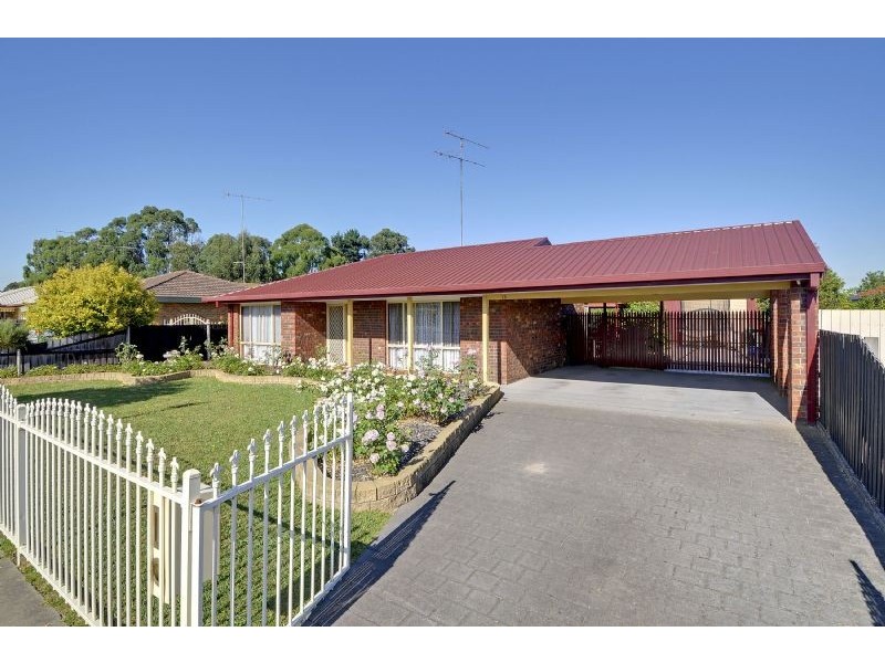 13 Swallow Grove, Traralgon VIC 3844