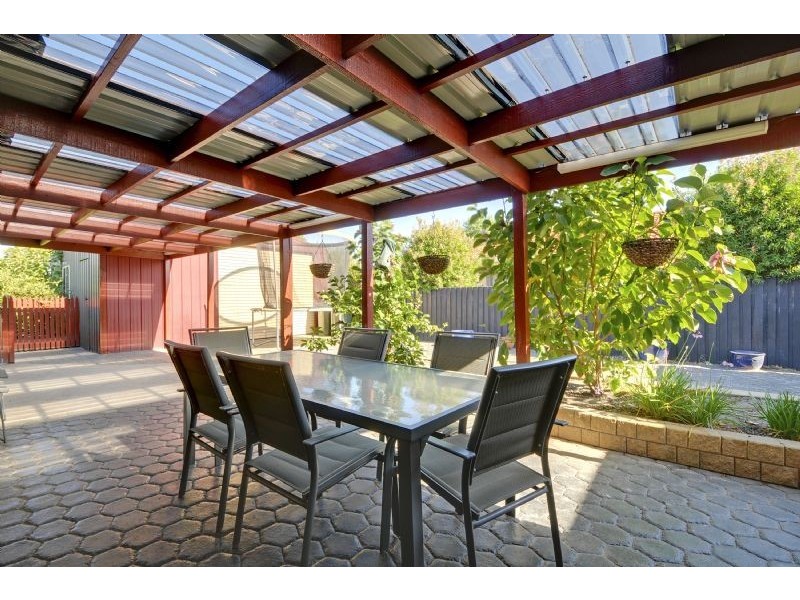 13 Swallow Grove, Traralgon VIC 3844