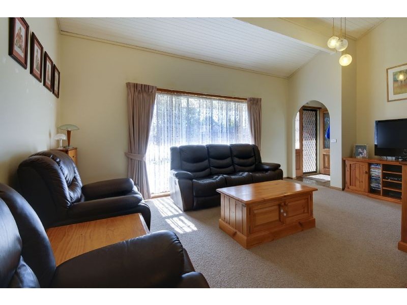 13 Swallow Grove, Traralgon VIC 3844