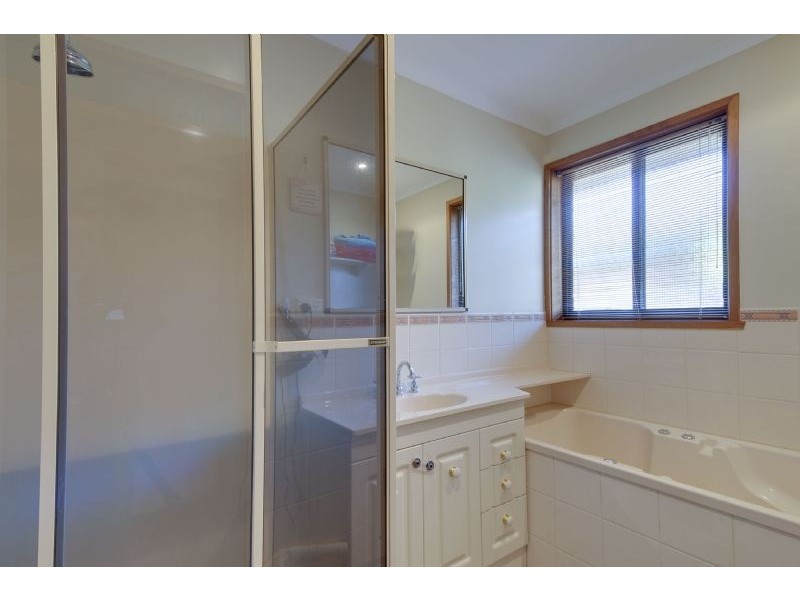 13 Swallow Grove, Traralgon VIC 3844