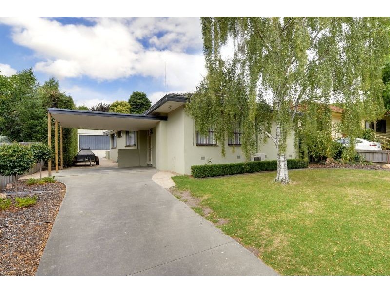 1 Greenwood Grove, Traralgon VIC 3844