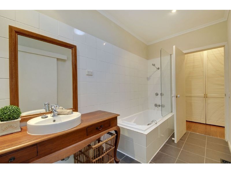 1 Greenwood Grove, Traralgon VIC 3844