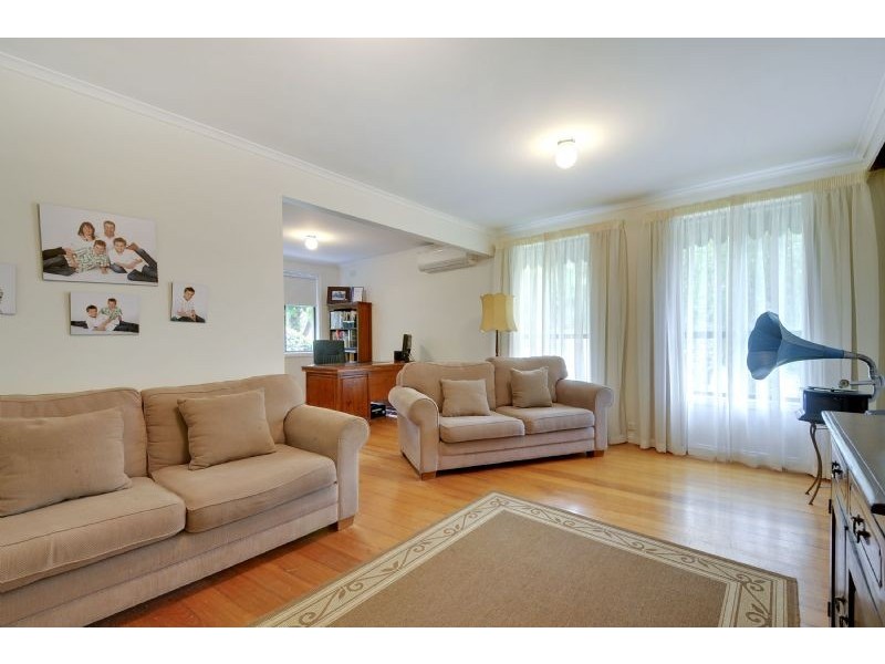 1 Greenwood Grove, Traralgon VIC 3844