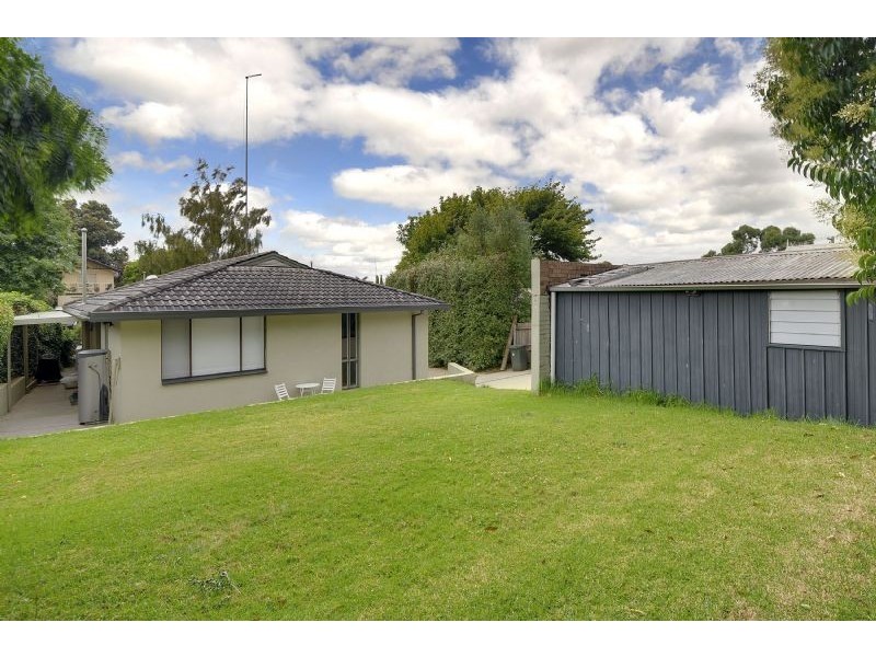 1 Greenwood Grove, Traralgon VIC 3844