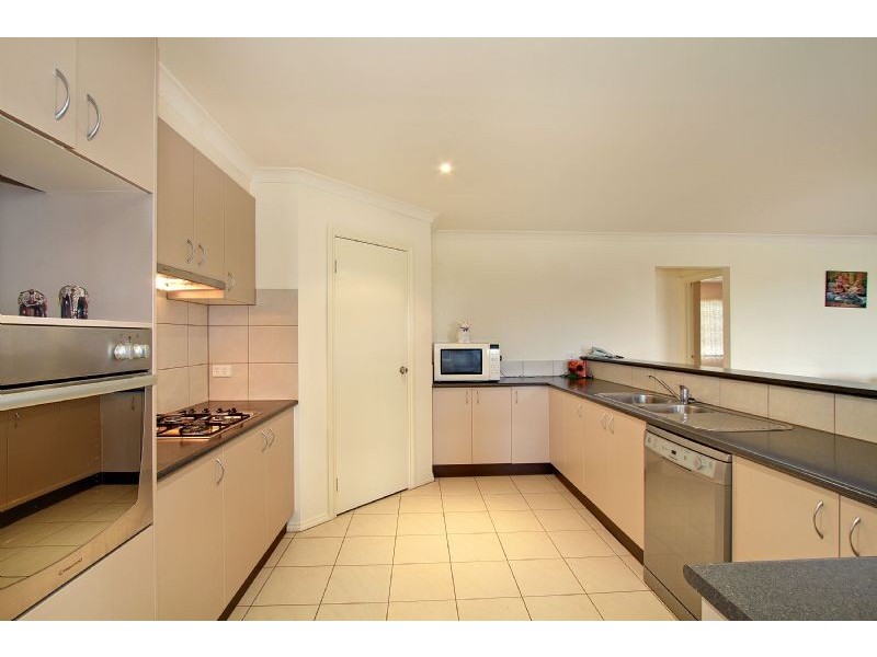 33 Bradman Boulevard, Traralgon VIC 3844