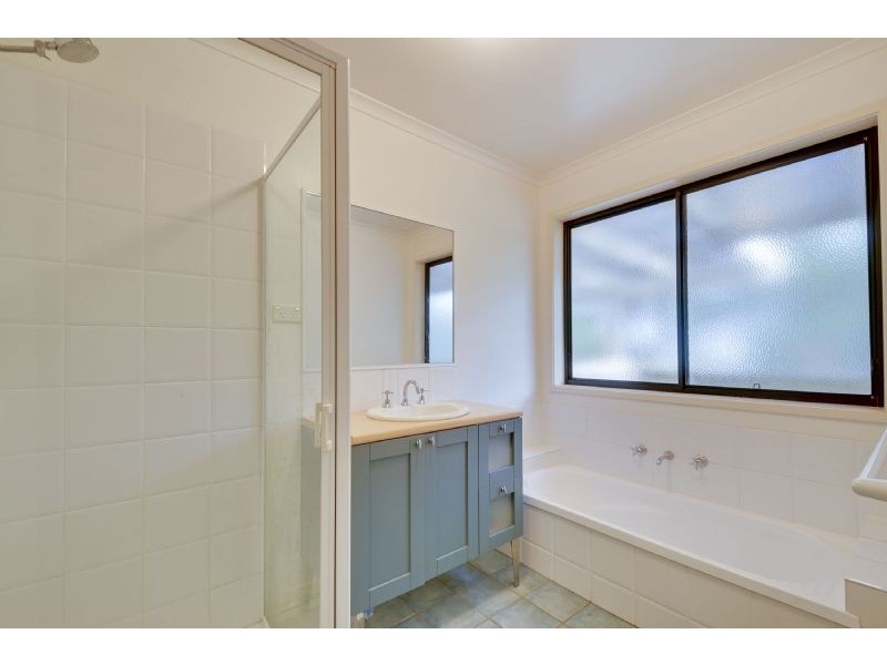 4 Chester Court, Traralgon South VIC 3844
