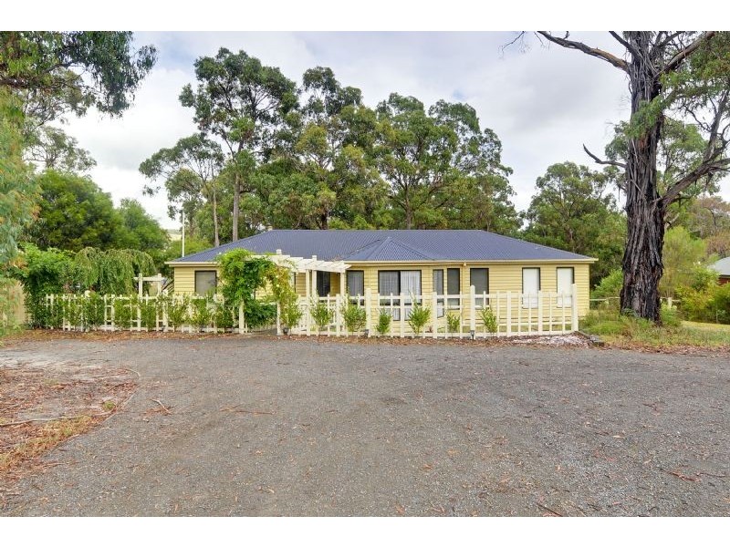 4 Chester Court, Traralgon South VIC 3844