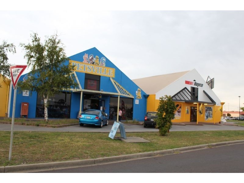 3/2 VESTAN DRIVE, Morwell VIC 3840