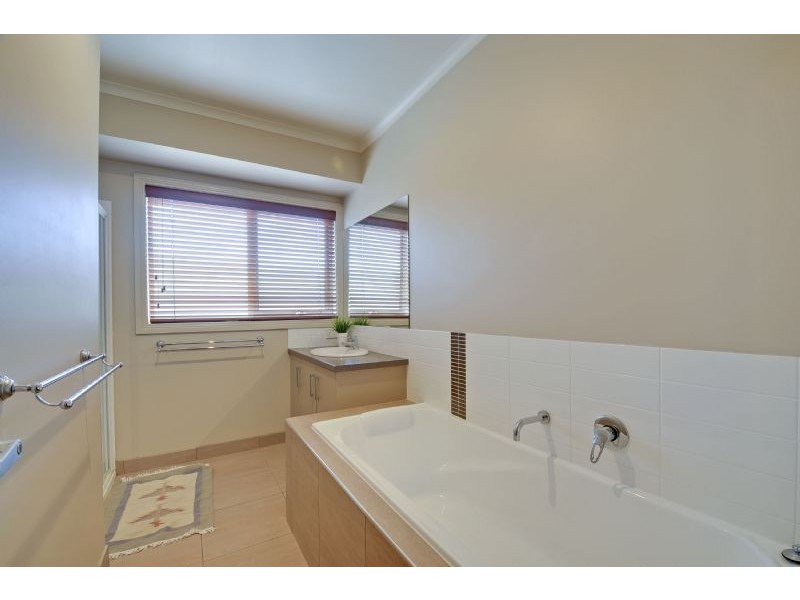 4 Crestmont Court, Traralgon VIC 3844