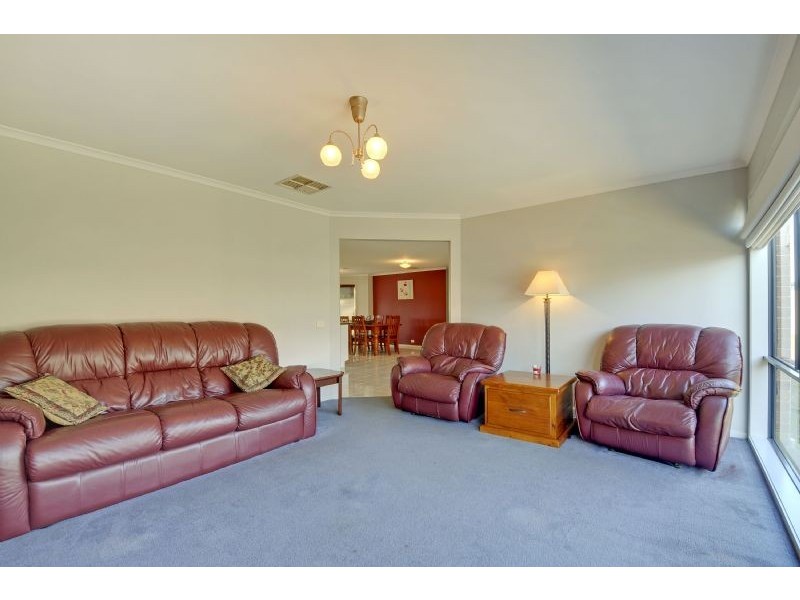 33-35 Greenfield Drive, Traralgon VIC 3844