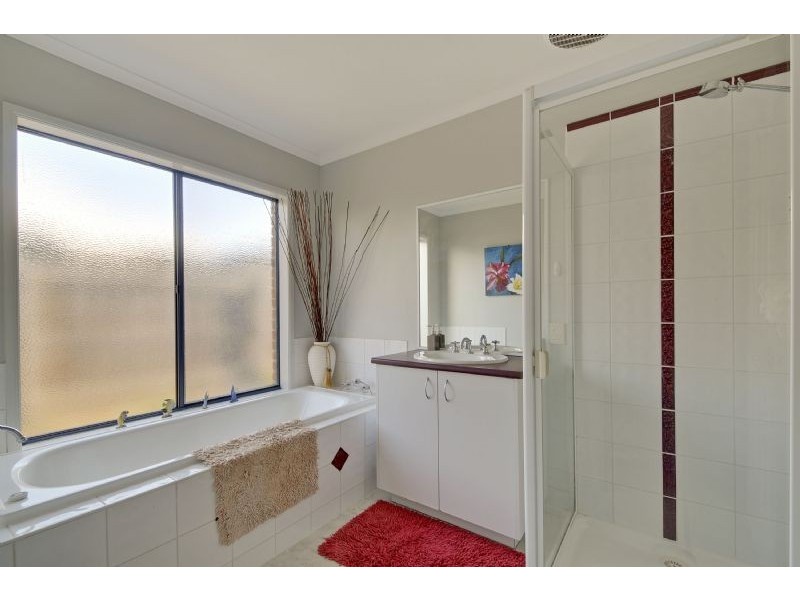 33-35 Greenfield Drive, Traralgon VIC 3844