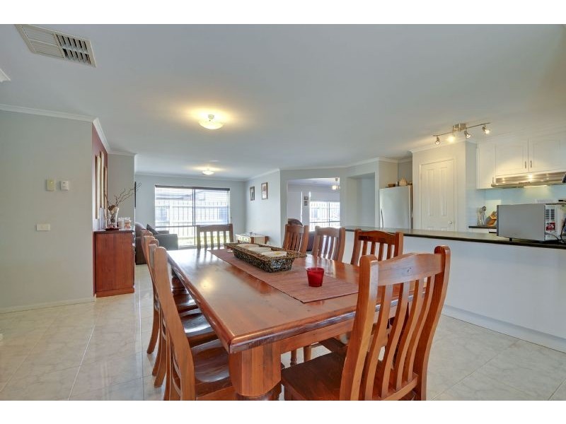 33-35 Greenfield Drive, Traralgon VIC 3844