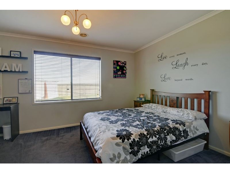 33-35 Greenfield Drive, Traralgon VIC 3844