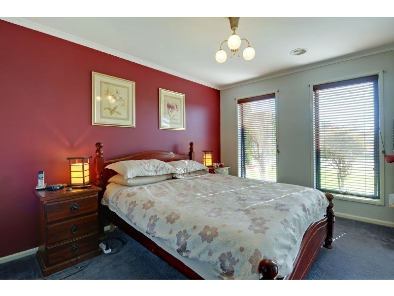 33-35 Greenfield Drive, Traralgon VIC 3844