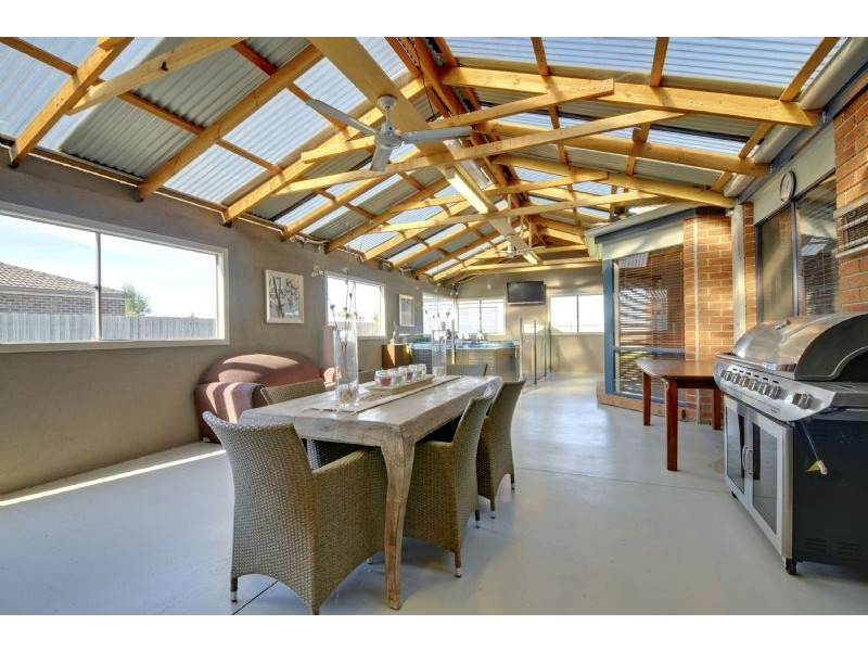 33-35 Greenfield Drive, Traralgon VIC 3844