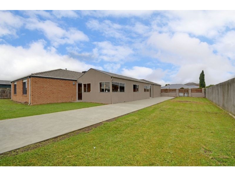 33-35 Greenfield Drive, Traralgon VIC 3844