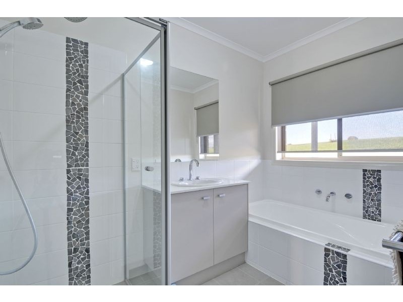 11 Hazelwood Ridge, Hazelwood North VIC 3840