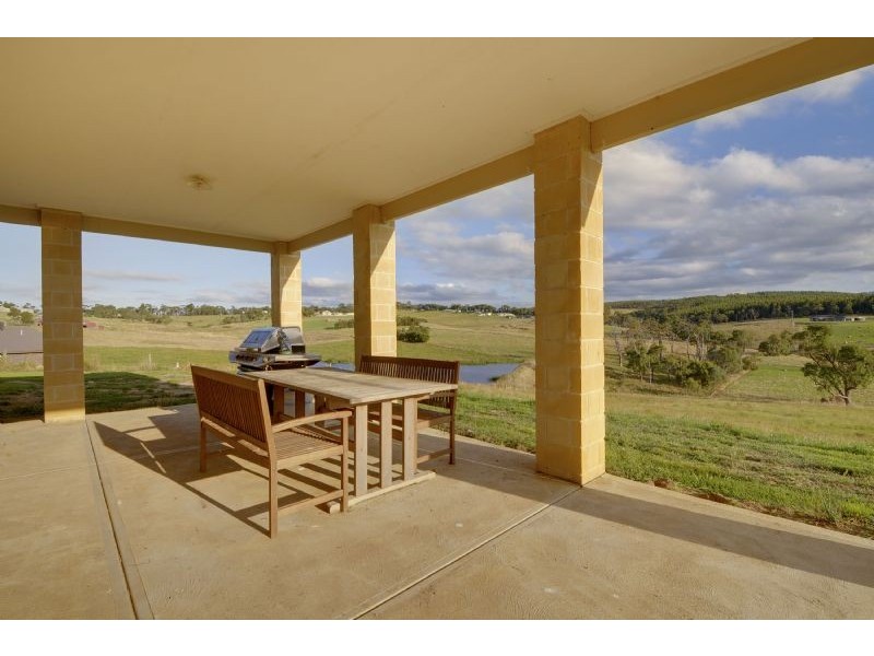 11 Hazelwood Ridge, Hazelwood North VIC 3840