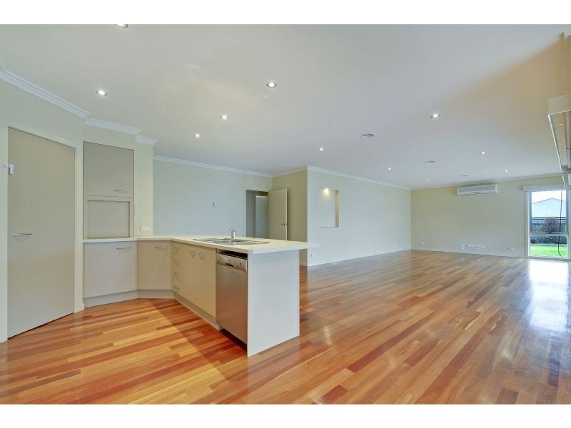 6 Leinster Avenue, Traralgon VIC 3844