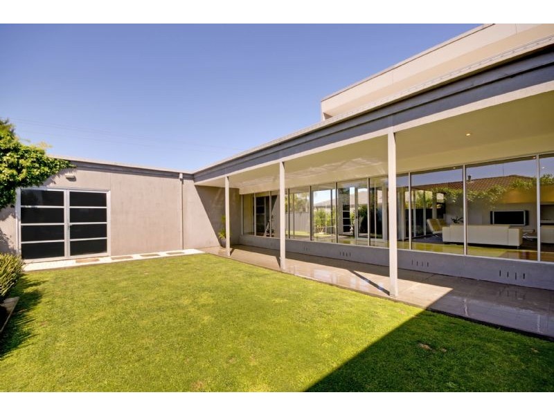 35 Swallow Grove, Traralgon VIC 3844