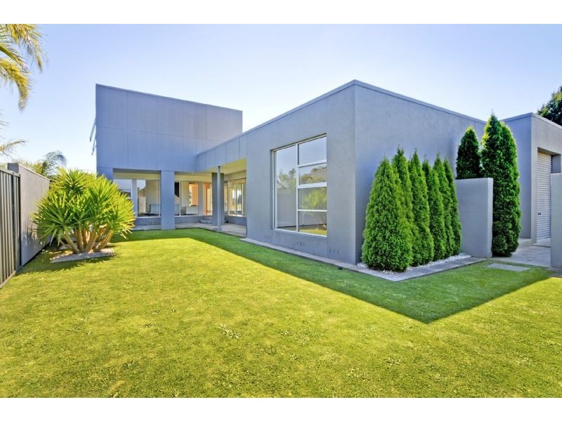 35 Swallow Grove, Traralgon VIC 3844