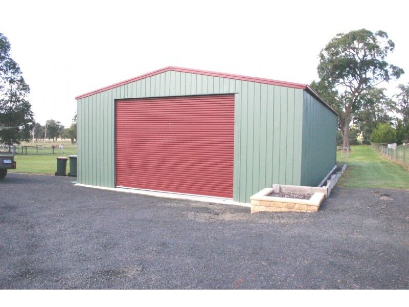 92 Main Road, Tyers VIC 3844