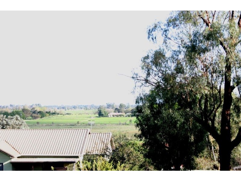 16 William Street, Heyfield VIC 3858