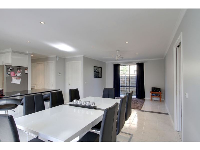 15 Barton Place, Traralgon VIC 3844