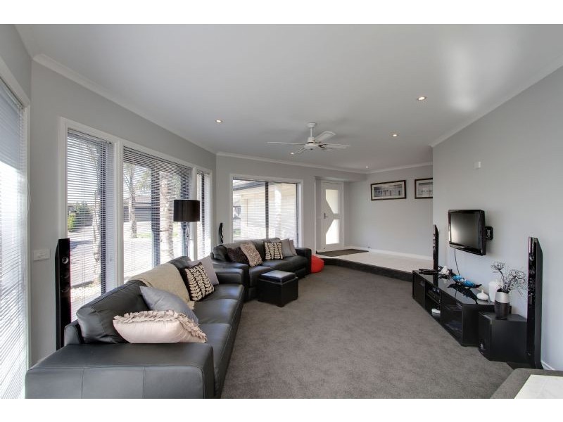 15 Barton Place, Traralgon VIC 3844