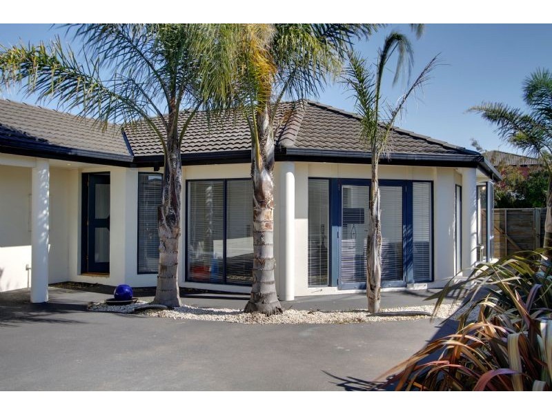 15 Barton Place, Traralgon VIC 3844