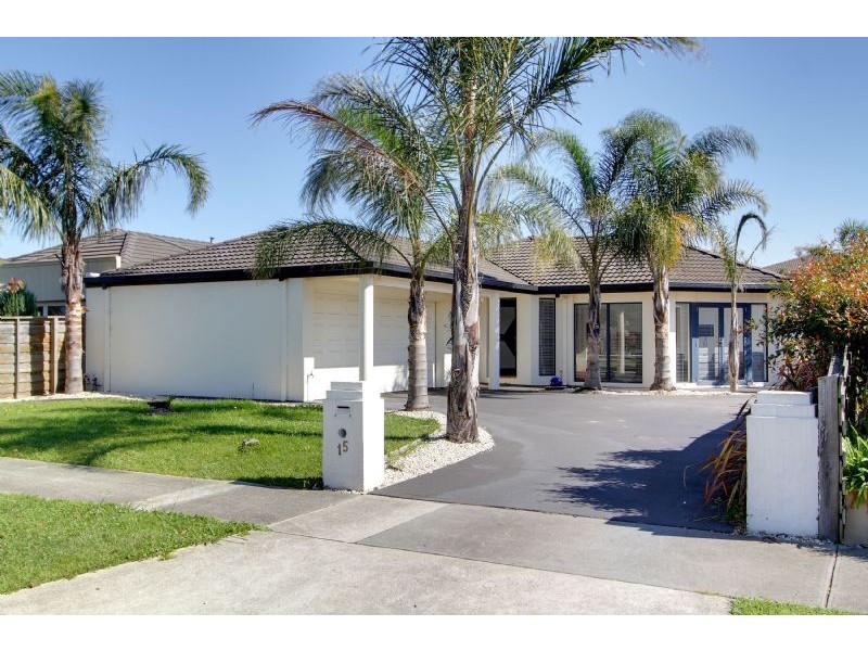 15 Barton Place, Traralgon VIC 3844