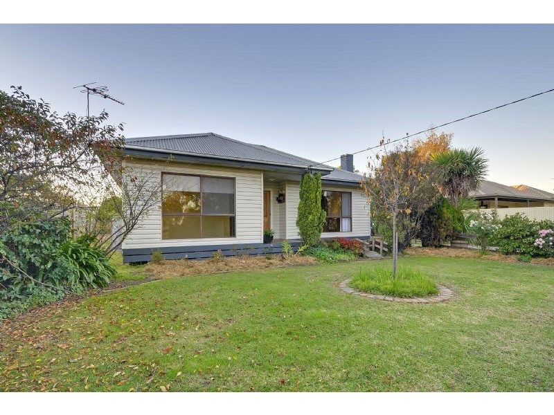 7 Maffra Road, Heyfield VIC 3858