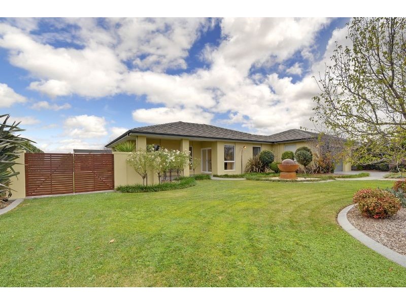 53 Greenfield Drive, Traralgon VIC 3844