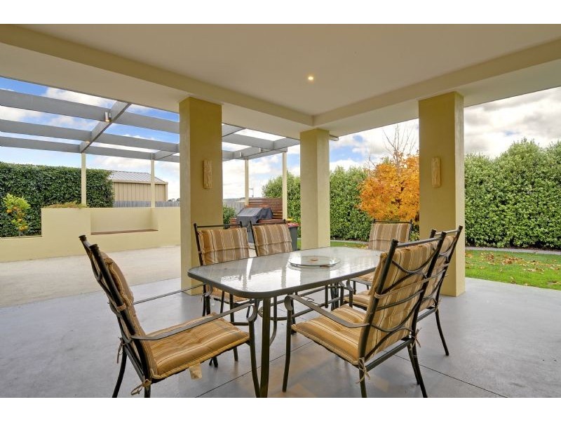 53 Greenfield Drive, Traralgon VIC 3844