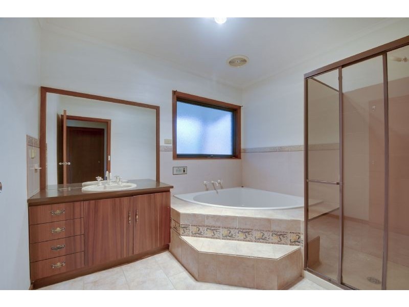 1-5 Carey Drive, Glengarry VIC 3854