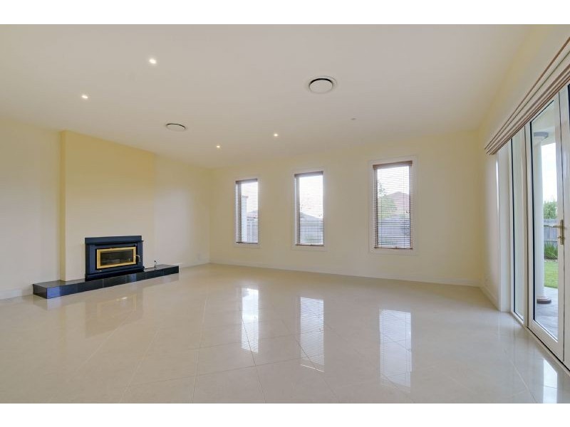 4 Leinster Avenue, Traralgon VIC 3844