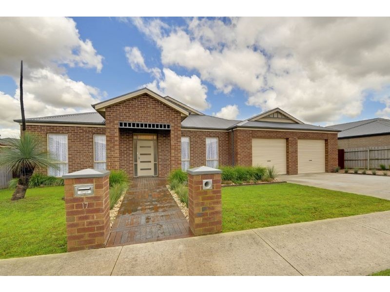 17 Duxbury Drive, Traralgon VIC 3844