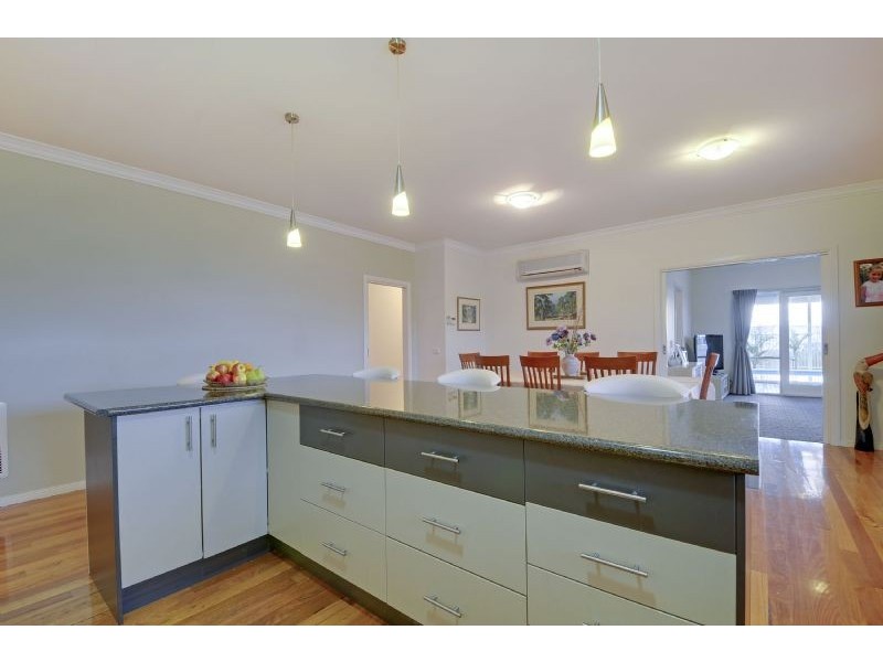 17 Duxbury Drive, Traralgon VIC 3844