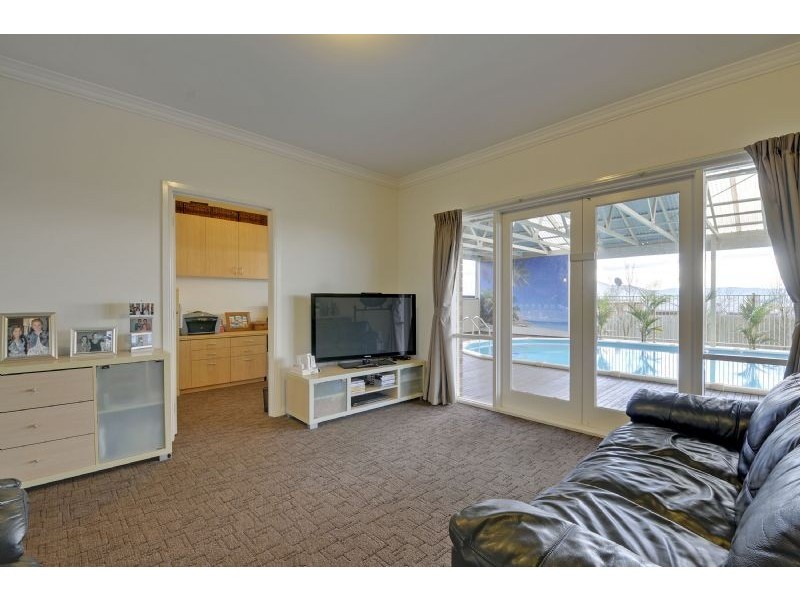 17 Duxbury Drive, Traralgon VIC 3844