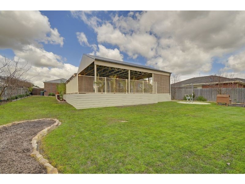 17 Duxbury Drive, Traralgon VIC 3844