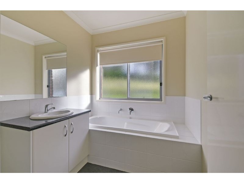 9 Michelle Boulevard, Traralgon South VIC 3844