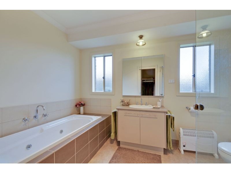 16 Christopher Court, Traralgon VIC 3844