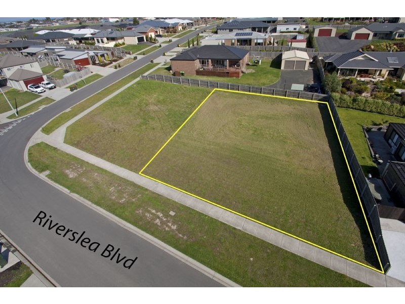64 Riverslea Boulevard, Traralgon VIC 3844